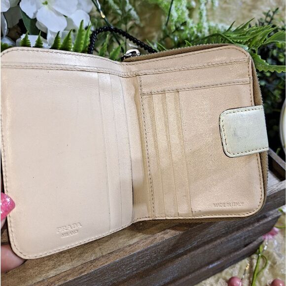 Authentic Prada Zippy Wallet - Picture 3 of 13